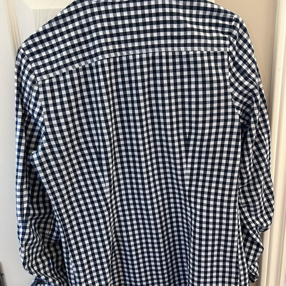 Ladies Tommy Hilfiger shirt - Picture 2 of 5